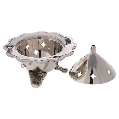 Flower shaped incense burner with three feet in nickel-plated brass